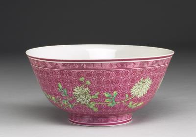 图片[2]-Tea bowl with chrysanthemum on a carved red ground in falangcai painted enamels, Qianlong reign (1736-1795), Qing dynasty-China Archive